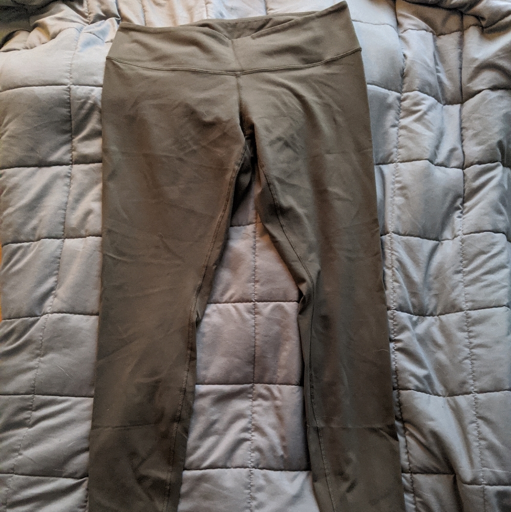 (SOLD!!) Lululemon Aligns or Wunder Under